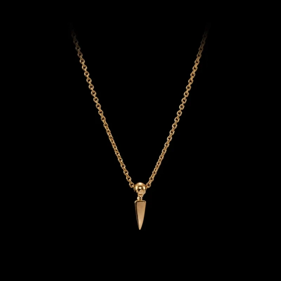 Tiny Poison Arrow Necklace Gold - Maria Nilsdotter - 1-2 dagars leverans - Nordic Spectra