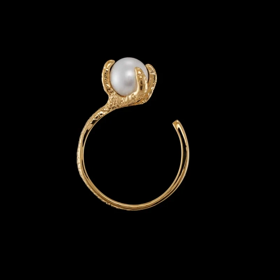 CP-06-RIC-30-claw-pearl-ring-gold-maria-nilsdotter-3