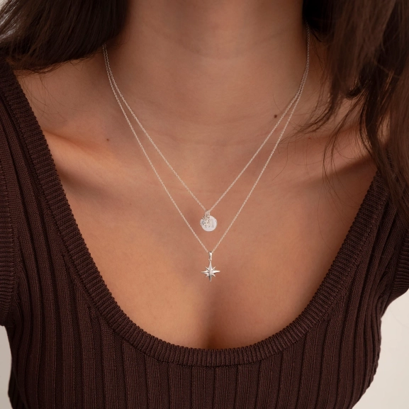 North Star Big Necklace Silver med bergskristall och stjärndekoration på återvunnet sterlingsilverkedja