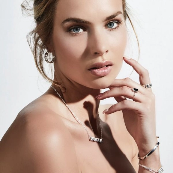 Bangle BLK Diamond Silver - Emma Israelsson - Snabb frakt & paketinslagning - Nordicspectra.se