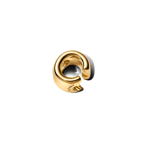 Bokstaven C Berlock Guld från Pandora Moments. Elegant tillägg till din stil med personlig känsla. Skapa unika budskap med denna vackra berlock.