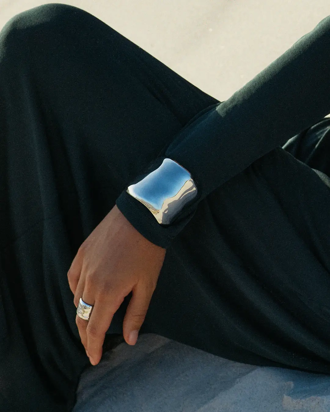 Flowy Bangle Steel - Edblad - Snabba leveranser - Gratis paketinslagning
