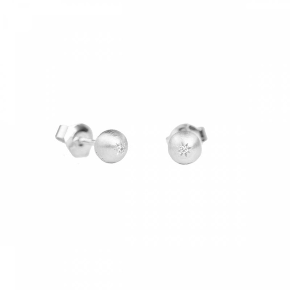 Sparkling Globe Earrings Silver - Emma Israelsson - Suuri valikoima & ilmainen lahjapaketointi - Nordicspectra.fi