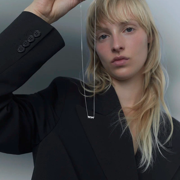 Mom Necklace - Maria Black - Snabb frakt & paketinslagning - Nordic Spectra