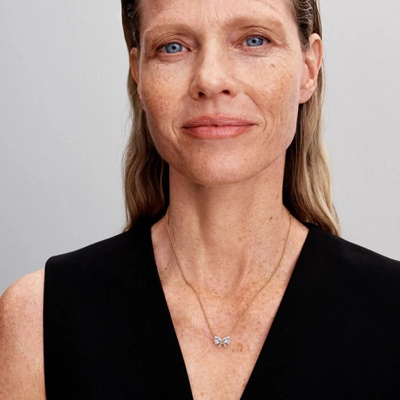 Halsband med Glittrande Rosett Guld - PANDORA - 1-2 dagar leverans - Gratis paketinslagning