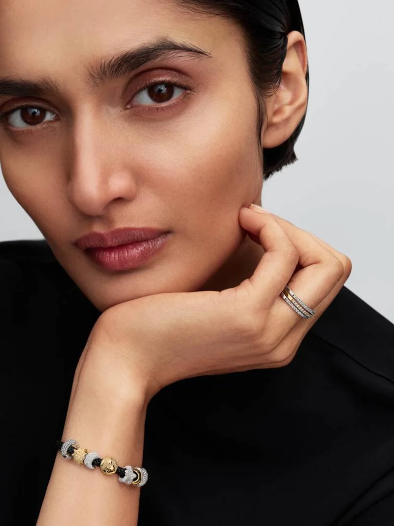 päällystetty 14 karaatin kullalla.