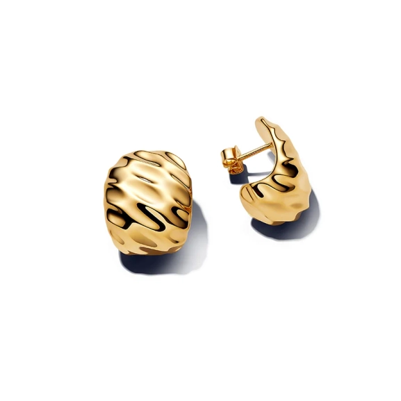 Räfflade Breda Hoops Guld från Pandora Essence - Skapa trendig och personlig stil med dessa vackra örhängen som ger en modern och elegant touch till din outfit.