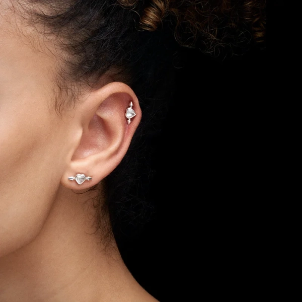 Pierced Heart Ear Stud Clear Quartz - Maria Nilsdotter - 1-2 dagars leverans - Nordic Spectra