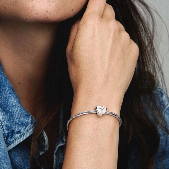 Wife Love Heart Hela - PANDORA - Suuri valikoima & ilmainen lahjapaketointi - Nordicspectra.fi