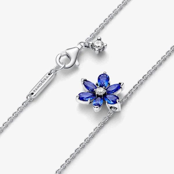 Halsband med Glittrande Blått Hängsmycke - PANDORA - Snabb leverans & paketinslagning - Nordic Spectra