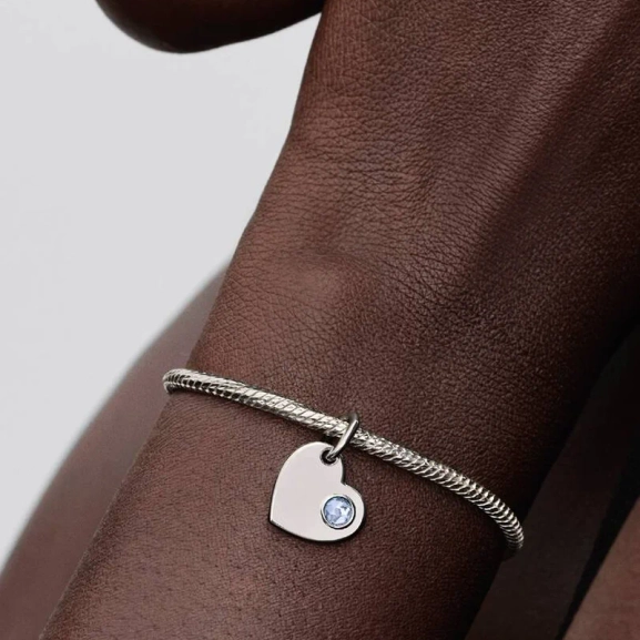 stilren och elegant från Pandora Moments.