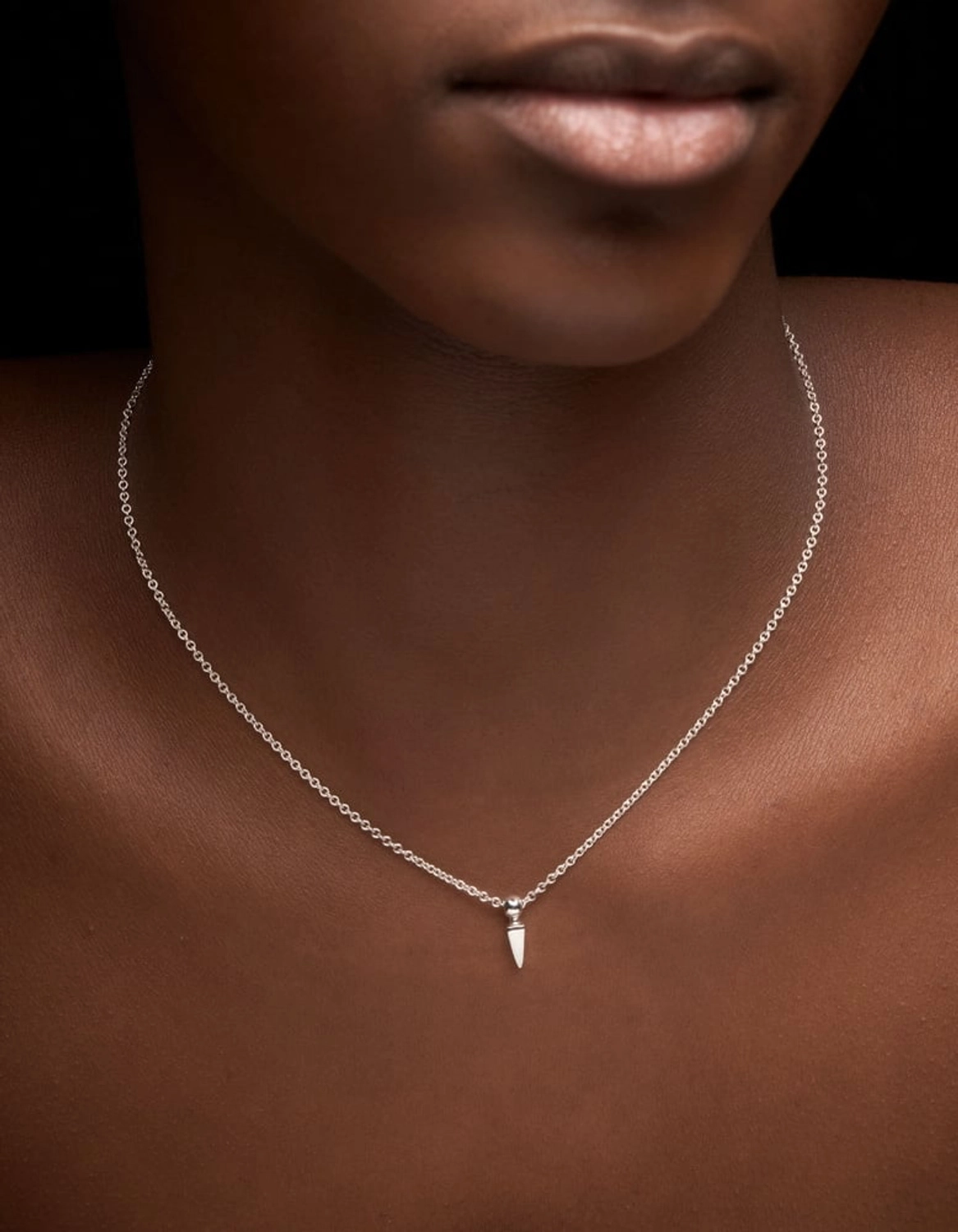 ti-08-neb-00-p-maria-nilsdotter-tiny-poison-arrow-necklace-2