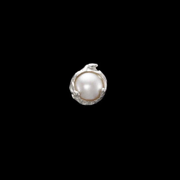 Dew Drop Pearl Stud - Maria Nilsdotter - Schmuck im skandinavischen Design - Nordic Spectra