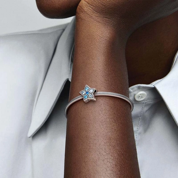 Leuchtend Blauer Stern Charm von PANDORA, Schneller Versand - Nordicspectra.de