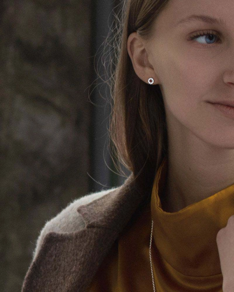Infinity Drop Studs - Drakenberg/Sjölin - Suuri valikoima & ilmainen lahjapaketointi - Nordicspectra.fi