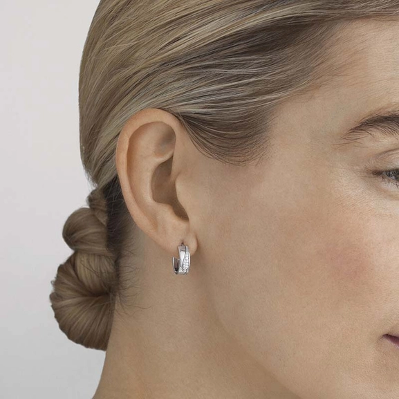 Fusion Små Örhängen Vitguld med 0.18 ct Diamanter - Georg Jensen örhängen - Snabb frakt & paketinslagning - Nordicspectra.se