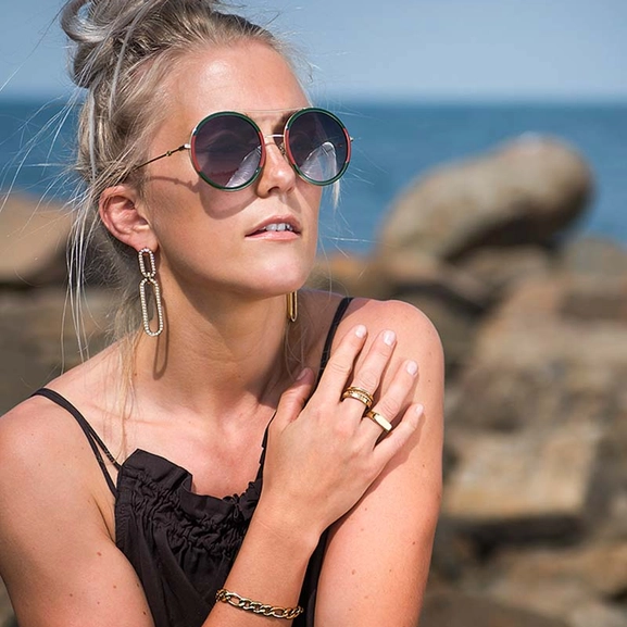 KATHY Ring Guld - Astrid & Agnes - Snabb frakt & paketinslagning - Nordicspectra.se