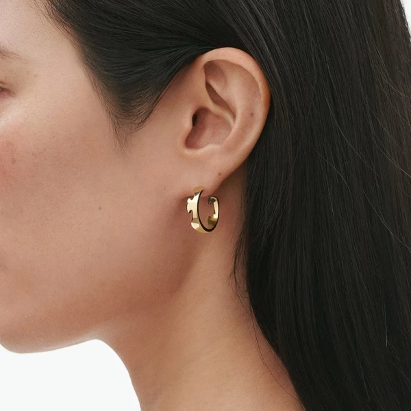 Stora Fusion hoops i 18K guld med skulpterade kanter