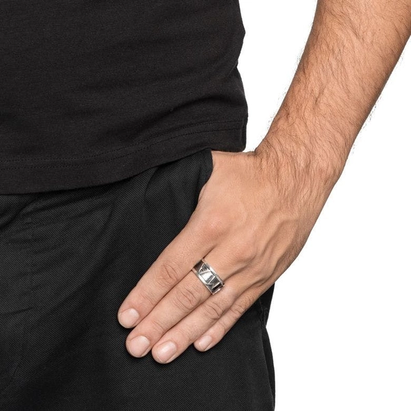 Human Ring - Efva Attling ringar - Snabb frakt & paketinslagning - Nordicspectra.se
