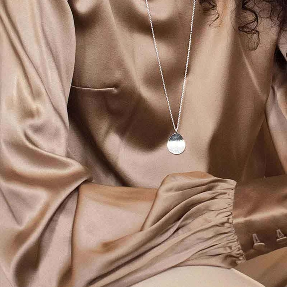 Leaf Single Necklace Long - Drakenberg Sjölin Halsband - Snabb frakt & paketinslagning - Nordicspectra.se