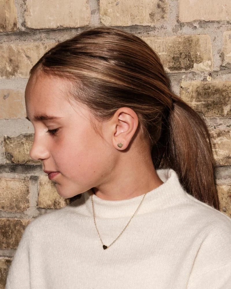 Young MAJA Stud Guld - Astrid & Agnes - Nordic Spectra