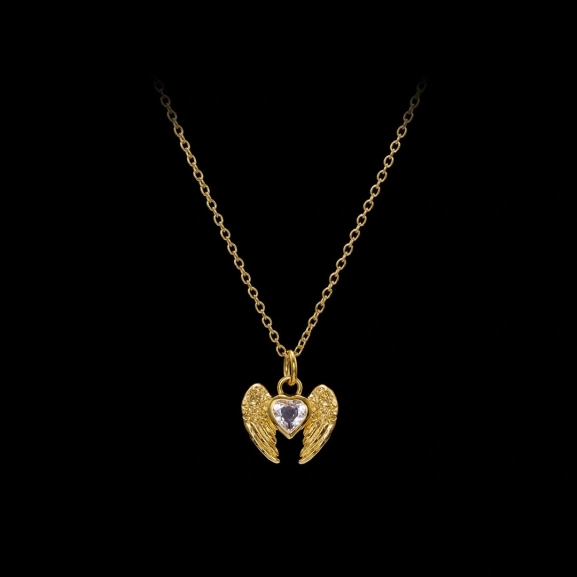 Die Halskette „Inspired Heart“ in Gold mit einem geflügelten Herz aus 18-karätig vergoldetem Silber und Bergkristall stammt von Maria Nilsdotter.