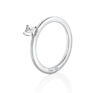 Emerald Star Ring 0.40 ct i 18K vitguld med smaragdslipad diamant i klofattning