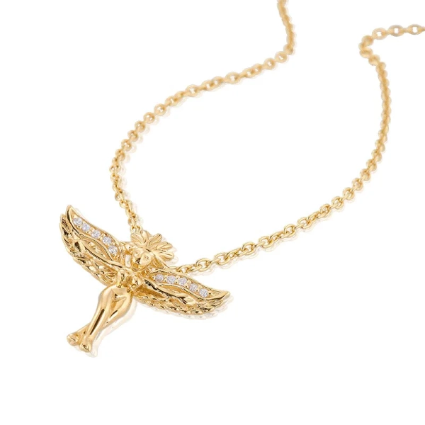 juhlii naisen voimaa ja kauneutta. Pituus 40-43 cm.