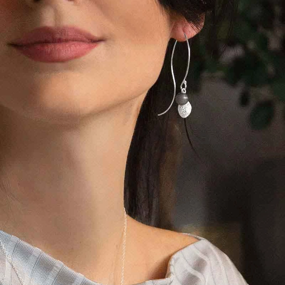 Enigma Earrings - Drakenberg Sjölin Örhängen - Snabb frakt & paketinslagning - Nordicspectra.se