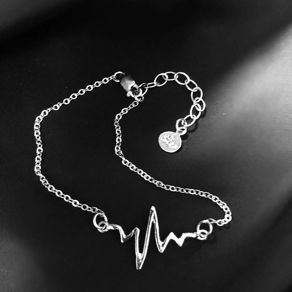 Heartbeat - Hopeinen Rannekoru - Sofia Wistam - Suuri valikoima & ilmainen lahjapaketointi - Nordicspectra.fi