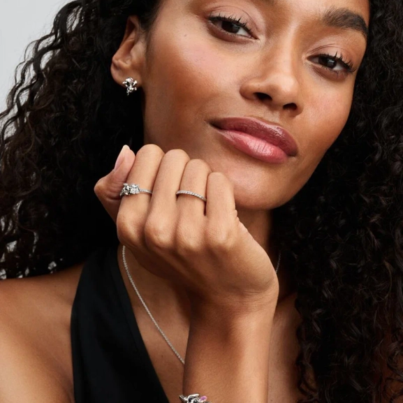 Stitch och hans kamrater i vackert ormkedjearmband från Pandora