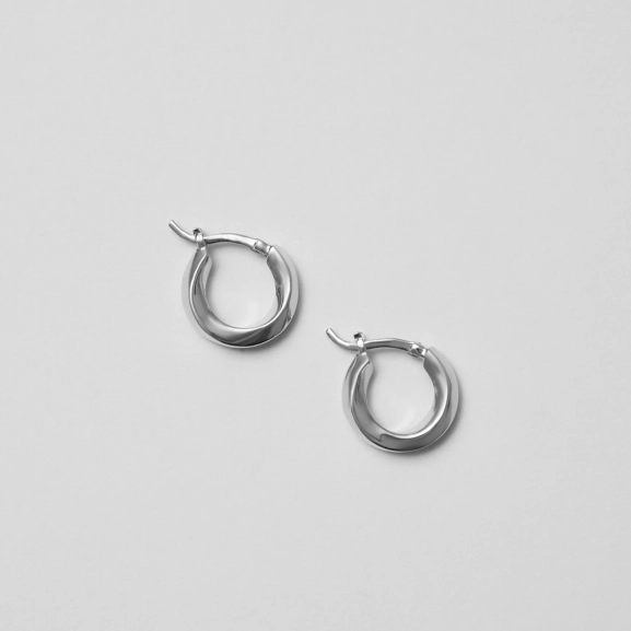 Mini Swirl Hoops Shiny Silver i återvunnet 925 Sterling Silver