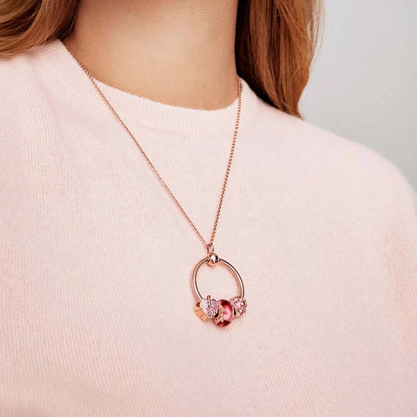 Moments Medium O Pendant Rosé - PANDORA - Snabb frakt & paketinslagning - Nordicspectra.se