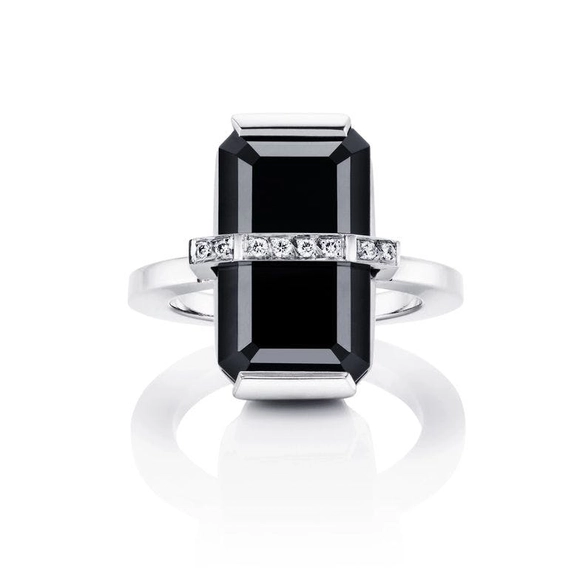 Bend Over Onyx White Gold - Efva Attling ringar - Snabb frakt & paketinslagning - Nordicspectra.se