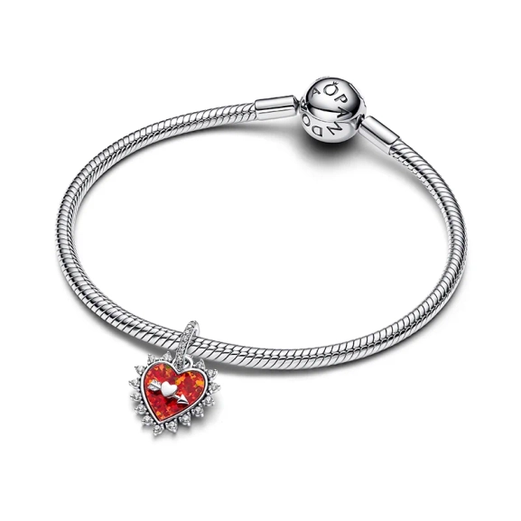 umgeben von klarem Zirkonia. Mit Gravur „Follow your heart“. Ideal für Armbänder oder Halsketten.