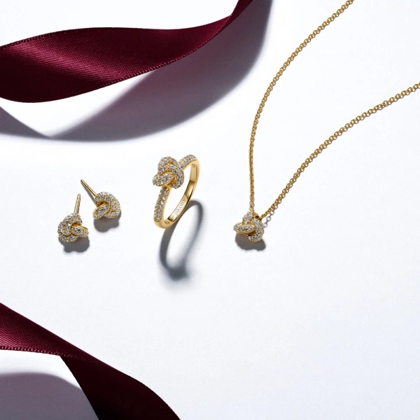 elegantes 18 Karat vergoldetes Silber mit funkelnden Zirkonia
