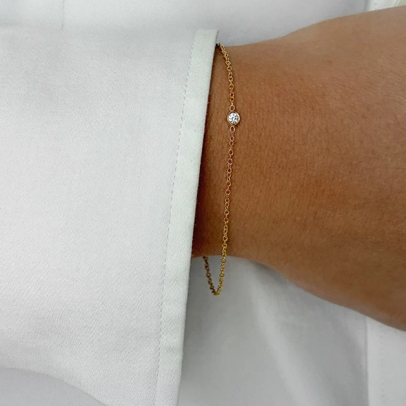 elegantti ja ajaton koru.