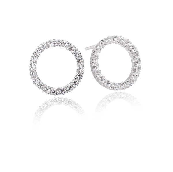 Biella Uno Medio Örhängen i silver med gnistrande Cubic Zirconia-stenar från Sif Jakobs Biella-kollektion.