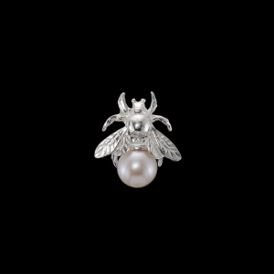 Bumblebee Pearl Ear Stud - Maria Nilsdotter - 1-2 dagars leverans - Nordic Spectra