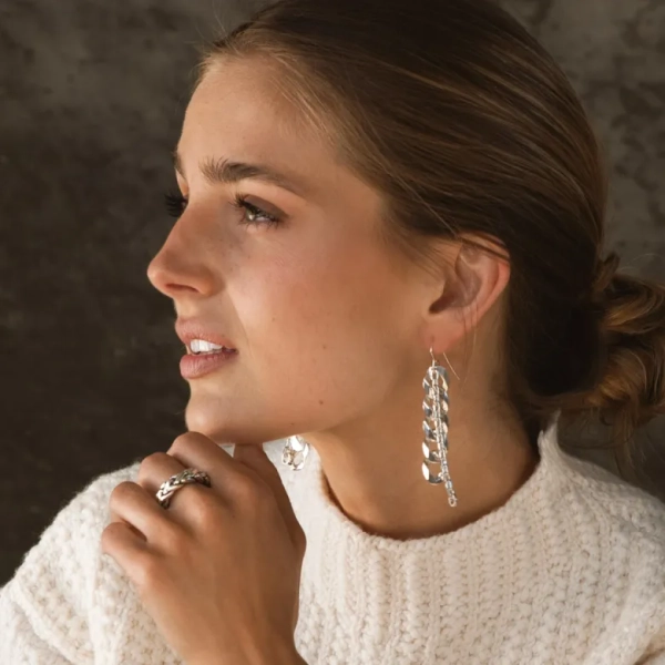 Mojo Ring - Efva Attling - ruotsalainen muotoilu - Nordic Spectra