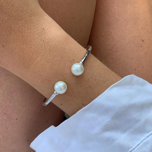 Pearl Bangle Flex Bracelet Silver -CU Jewellery - Snabb frakt & paketinslagning - Nordicspectra.se