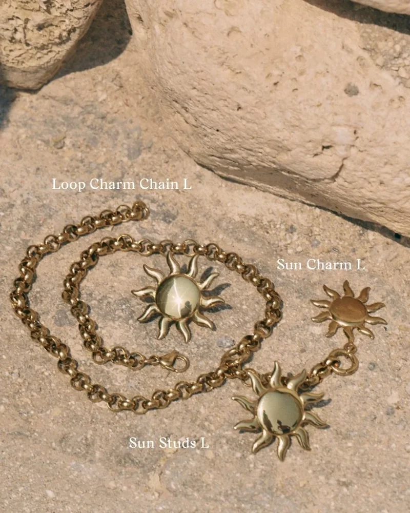 edblad-sun-charm-l-gold-pi-128042-5
