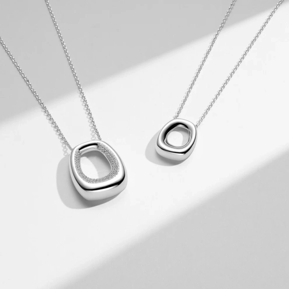 Borsa Grande Halsband i silver med en glittrande Cubic Zirconia-dekoration