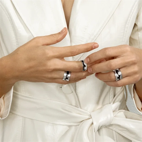 Fusion Ytterring Vitguld Svart - Georg Jensen - Designsmycken med snabba & trygga leveranser - Nordic Spectra