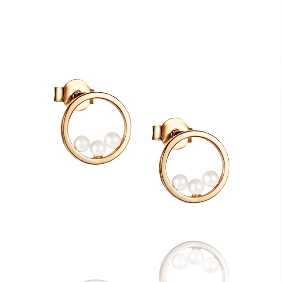 Örhängen "Little Roller Coaster Ear Gold" i 18K guld med tre sötvattenpärlor i varje cirkel