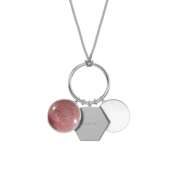 Halsband i polerat rostfritt stål med rosa jaspis och avtagbara hängen