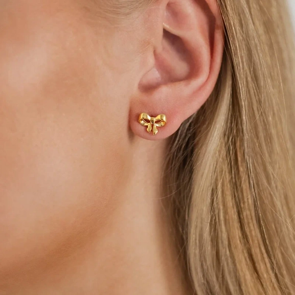 Rosie Mini Studs Gold - Syster P - Snabb leverans & Gratis paketinslagning - Nordic Spectra