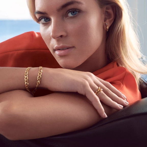 elegant und schlank aus 18 Karat vergoldetem Silber