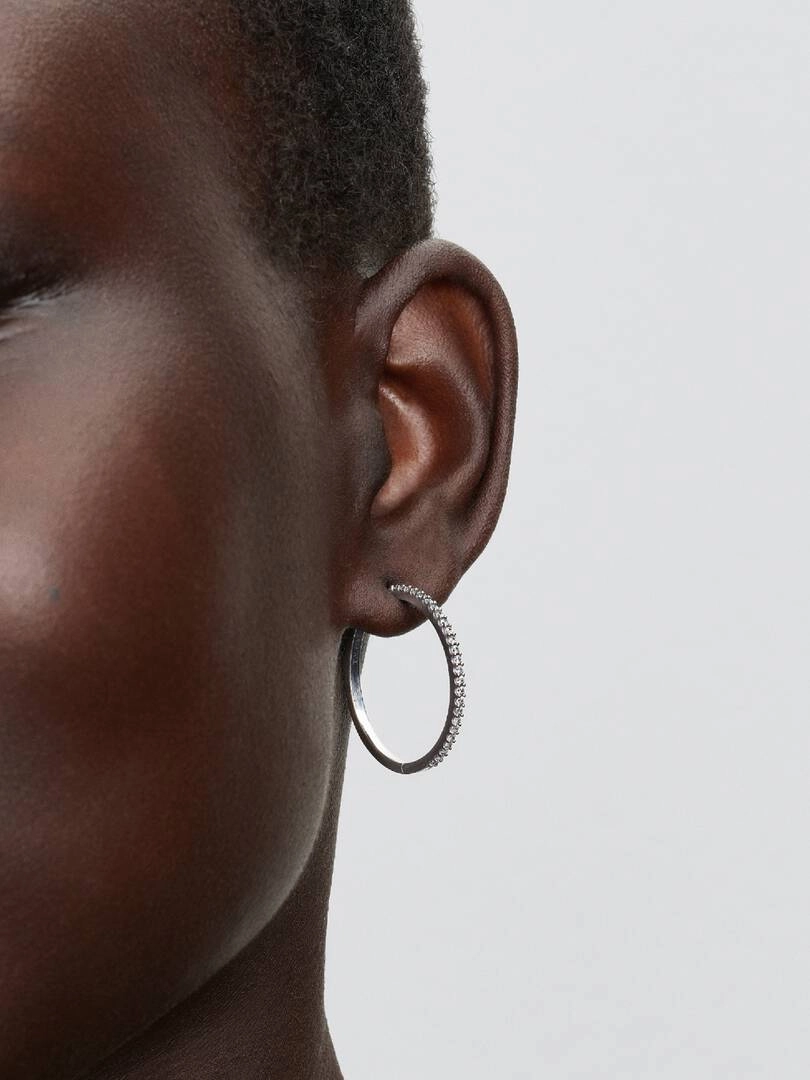 Glittrande Hoops Stora från Pandora Timeless – eleganta silverörhängen med pavéinfattade cubic zirconia-stenar.