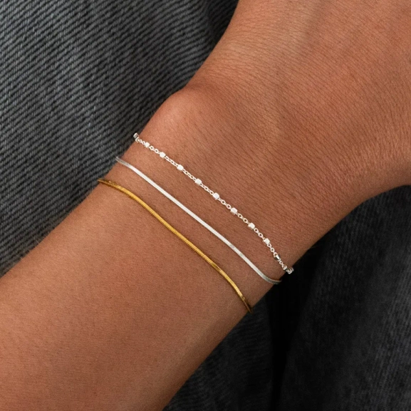 perfekt för att bäras ensam eller med andra armband.